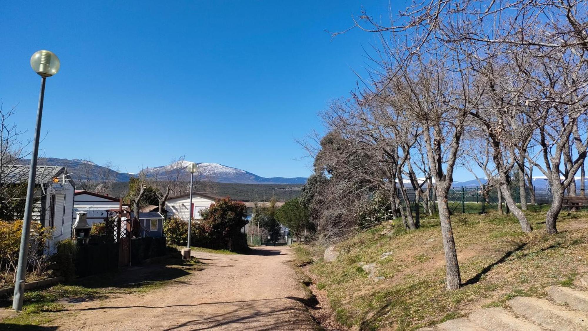 Camping De Cervera De Buitrago Exterior photo