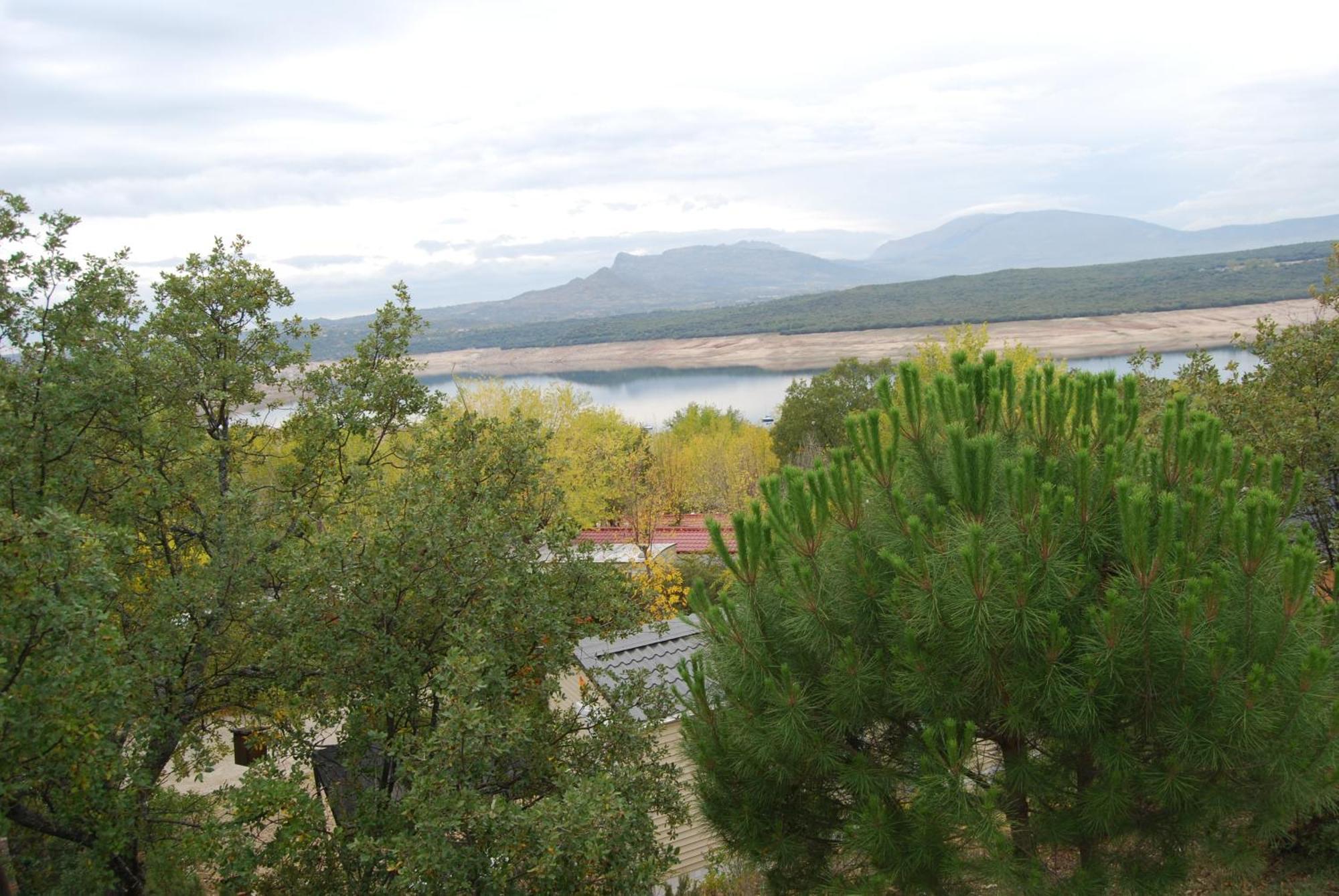 Camping De Cervera De Buitrago Exterior photo