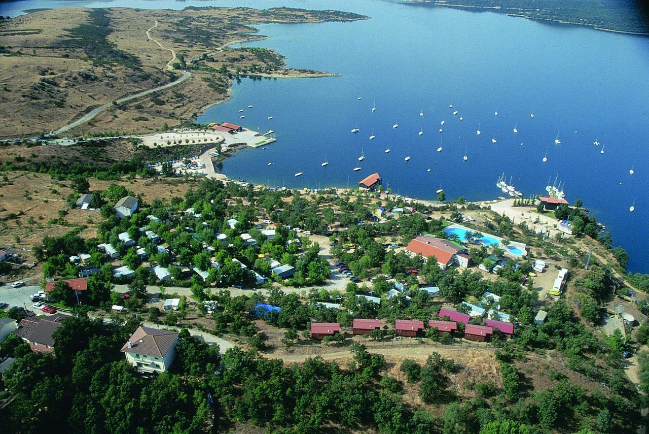 Camping De Cervera De Buitrago Exterior photo
